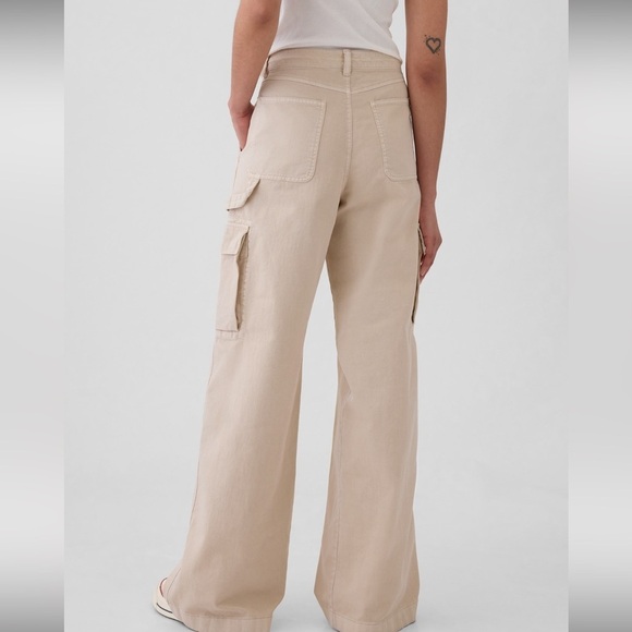 Gap loose khaki cargo pants - Picture 4 of 6